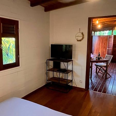 Bungalow Avec Jacuzzi Privatif Sainte-Rose Zewnętrze zdjęcie