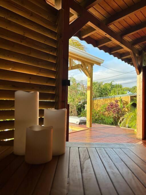 Willa Bungalow Avec Jacuzzi Privatif Sainte-Rose Zewnętrze zdjęcie