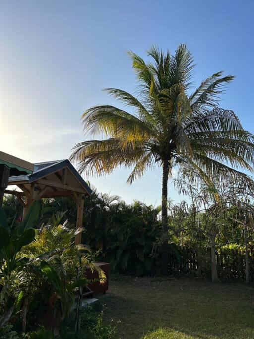 Willa Bungalow Avec Jacuzzi Privatif Sainte-Rose Zewnętrze zdjęcie