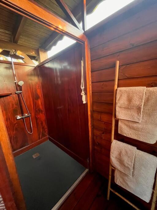 Willa Bungalow Avec Jacuzzi Privatif Sainte-Rose Zewnętrze zdjęcie